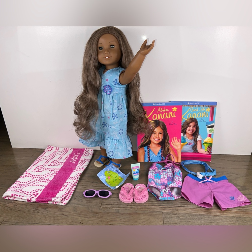 American Girl Doll - Kanani Akina - Girl of the Year 2011 - Meet, Books, & Swim